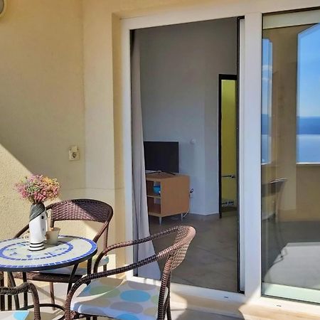 Apartments Borak Omis Bilik gambar