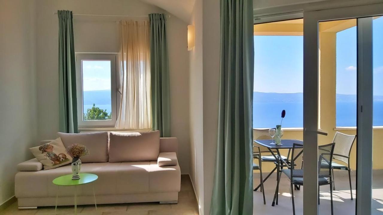 Apartments Borak Omis Luaran gambar