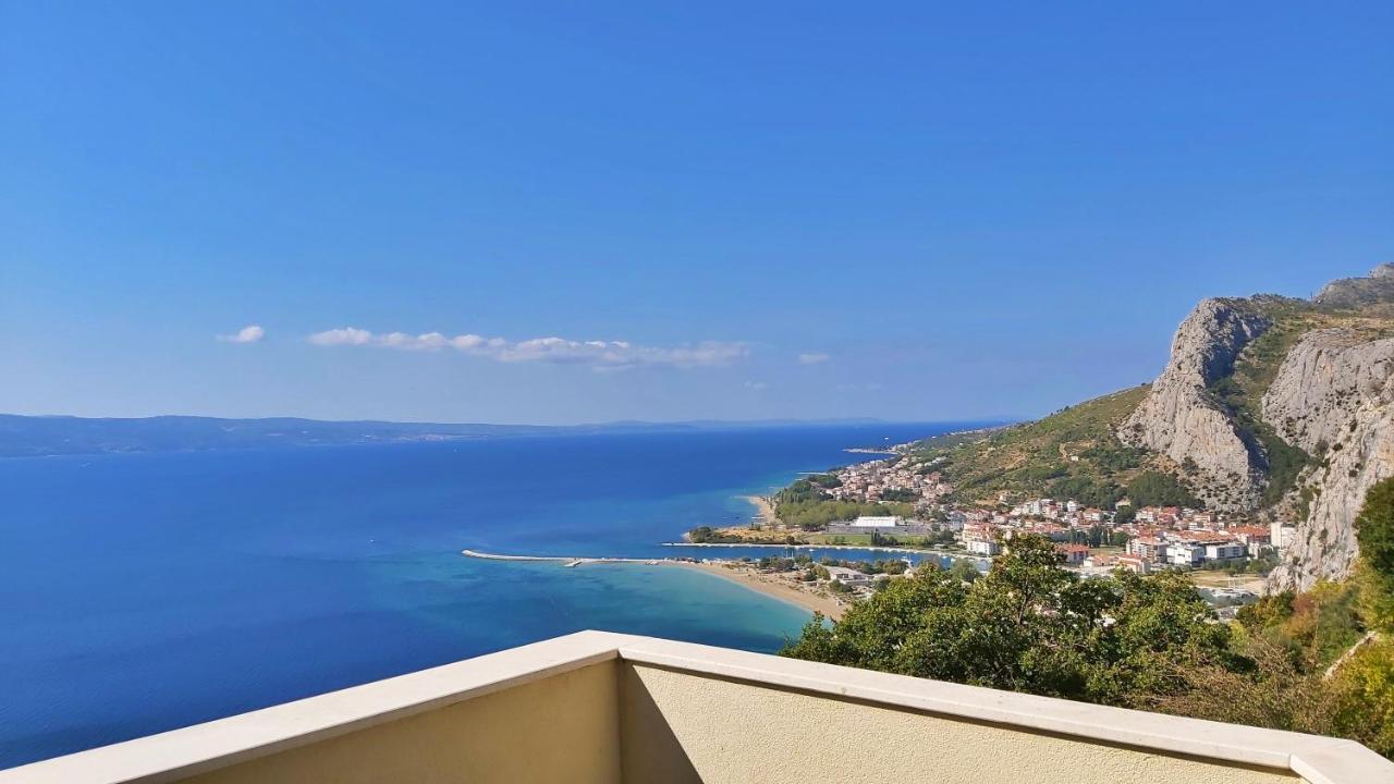 Apartments Borak Omis Luaran gambar