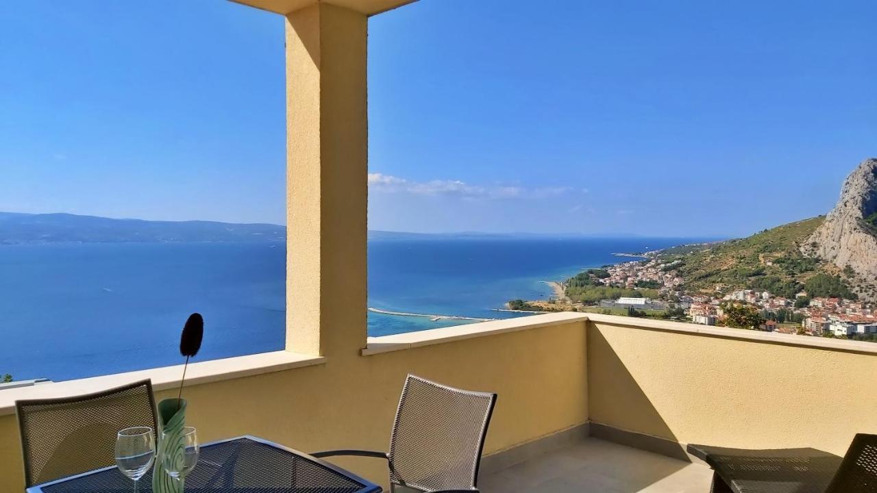 Apartments Borak Omis Luaran gambar