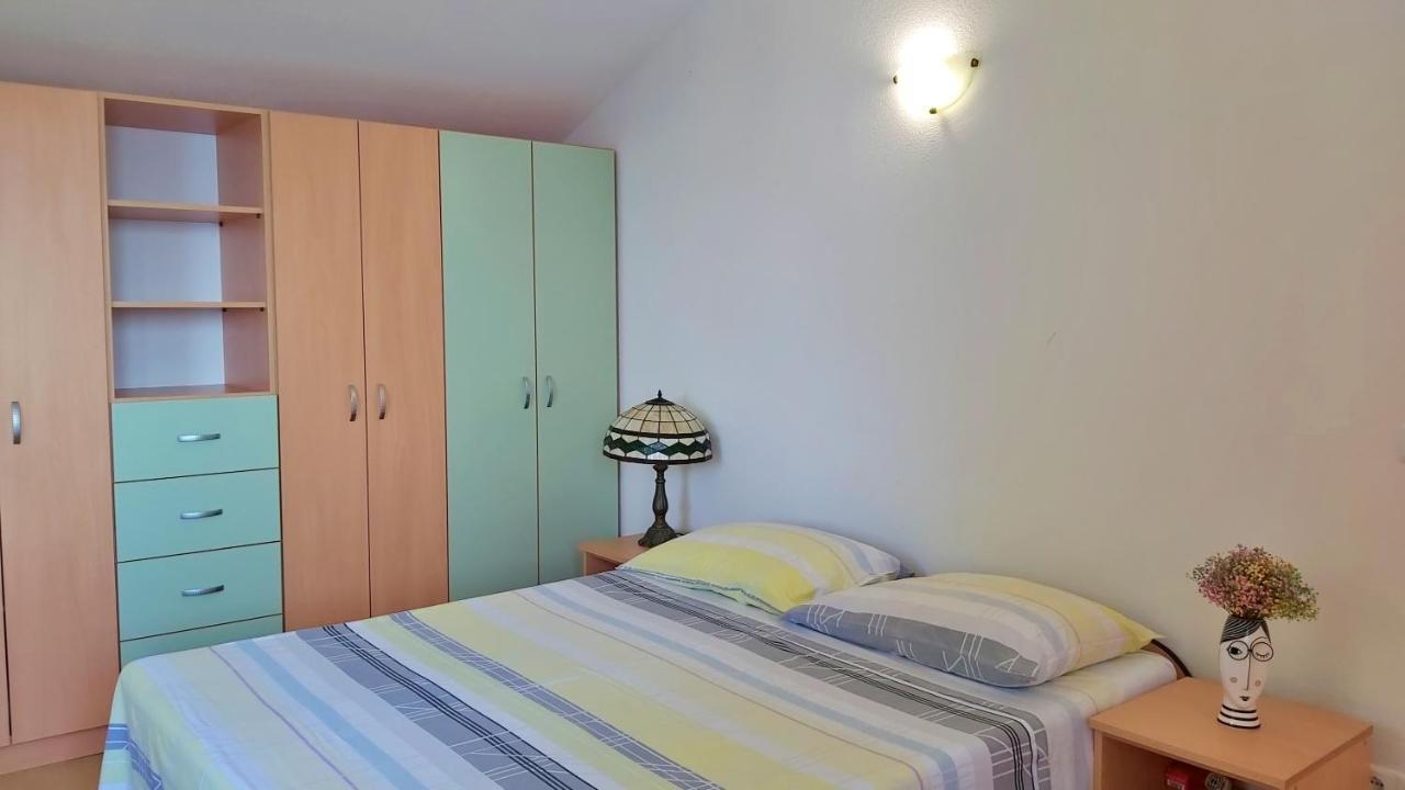 Apartments Borak Omis Luaran gambar