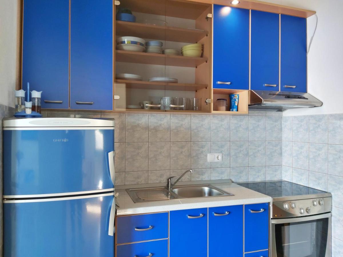 Apartments Borak Omis Luaran gambar