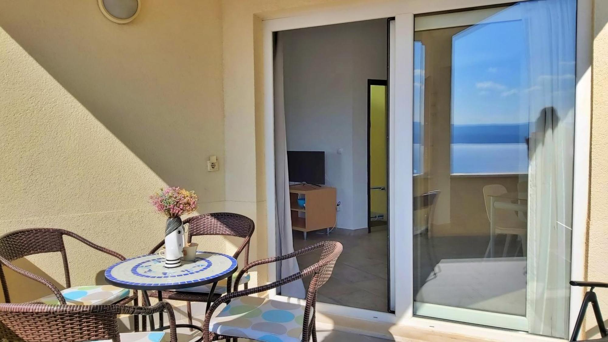 Apartments Borak Omis Bilik gambar