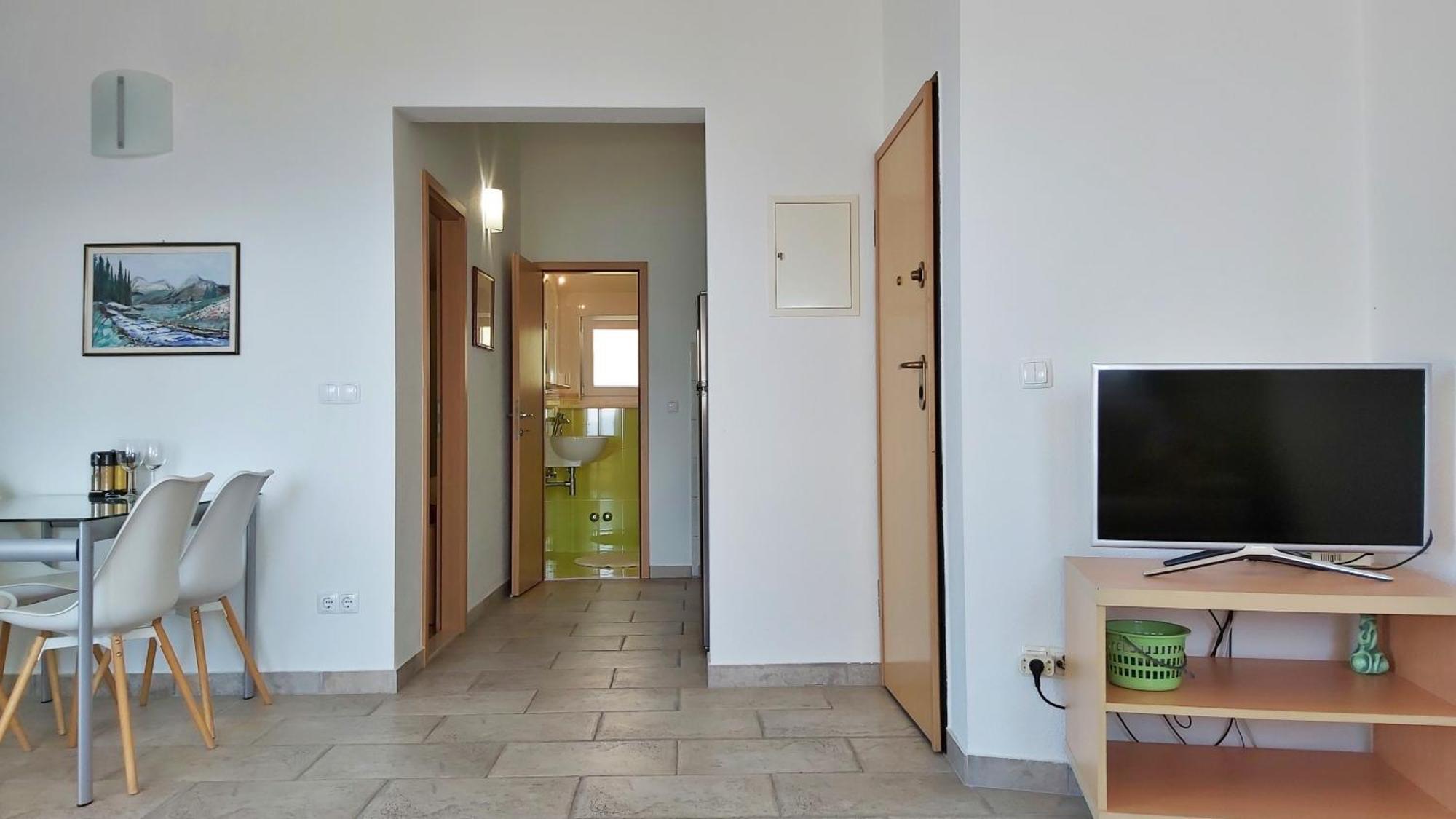 Apartments Borak Omis Bilik gambar
