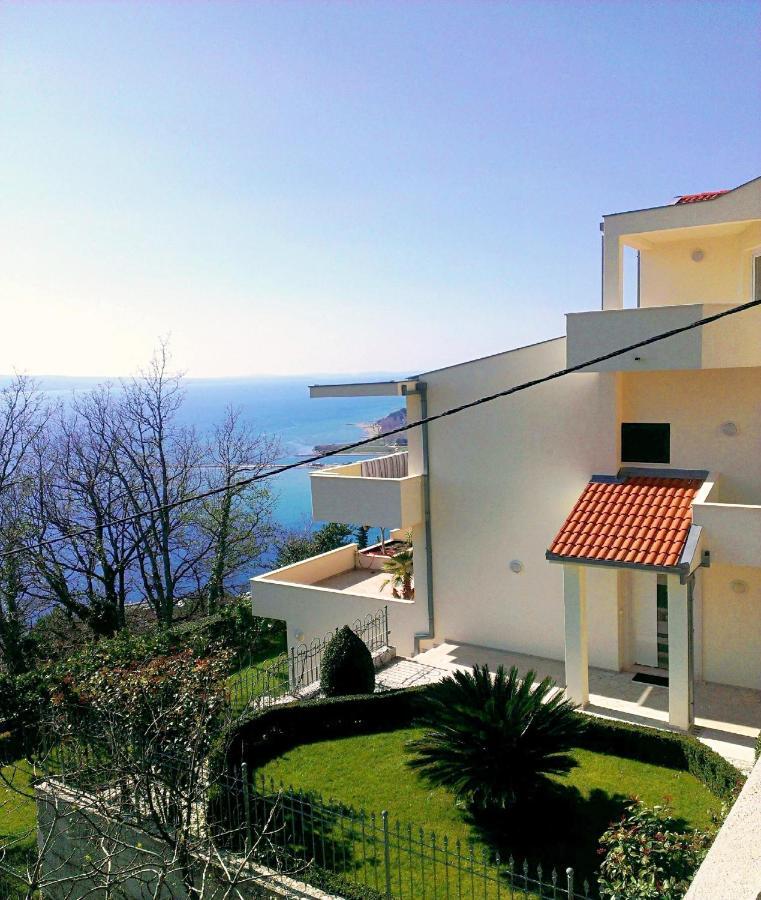 Apartments Borak Omis Luaran gambar